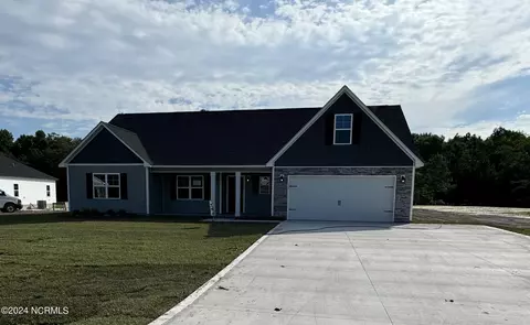 608 Macy Pl, Hubert, NC 28539 photo 1