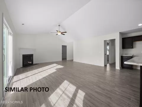 608 Macy Pl, Hubert, NC 28539 photo 7