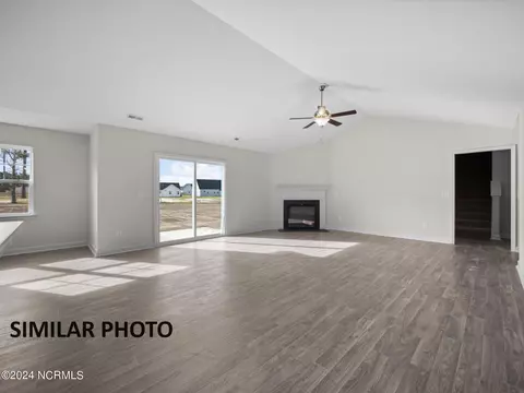 608 Macy Pl, Hubert, NC 28539 photo 6