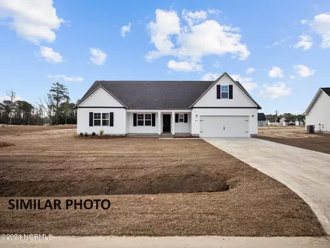 608 Macy Pl, Hubert, NC 28539 photo 3