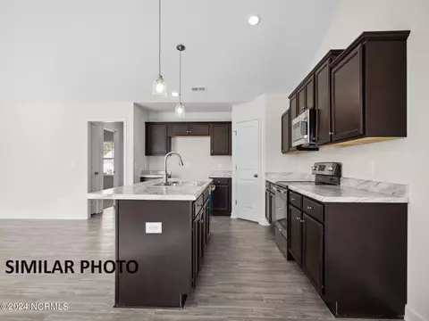 608 Macy Pl, Hubert, NC 28539 photo 8