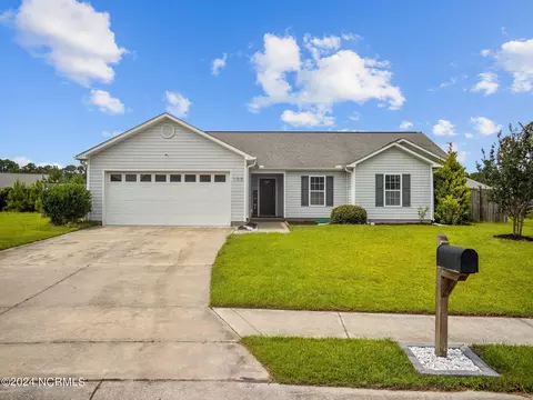 105 Willoughby Ln, Jacksonville, NC 28546