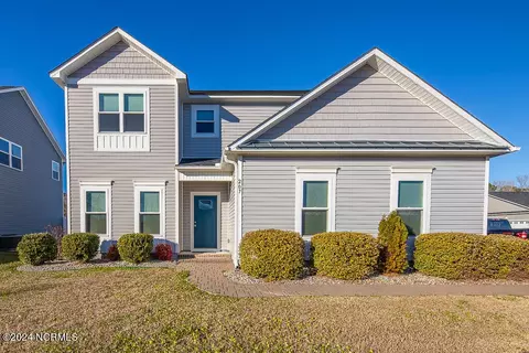 207 Garland Shores Dr, Hubert, NC 28539