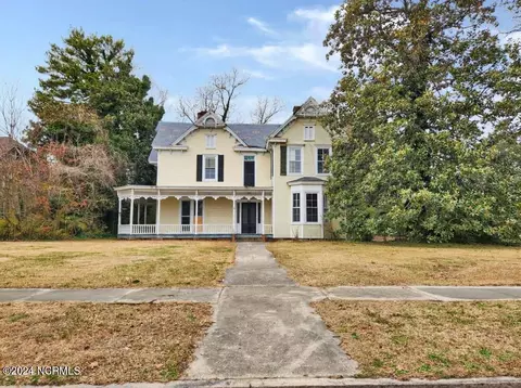 1104 Church St, Scotland Neck, NC 27874