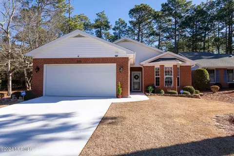 325 Pinehurst Trace Dr, Pinehurst, NC 28374