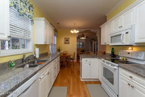 325 Pinehurst Trace Dr, Pinehurst, NC 28374 photo 9