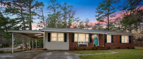 1300 Maurice Dr, Tarboro, NC 27886