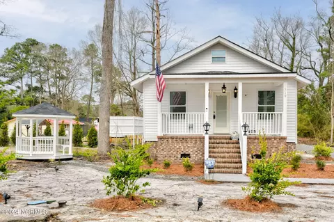 310 Craven St, Wallace, NC 28466