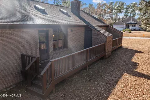 113 Pine Needle Dr, Hampstead, NC 28443 photo 11