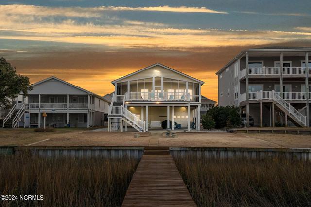 3906 W Dolphin Dr, Oak Island, NC 28465