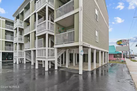 108 S Lake Park Blvd #111, Carolina Beach, NC 28428
