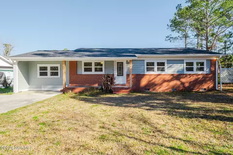 217 Shorewood Hills Dr, Wilmington, NC 28409
