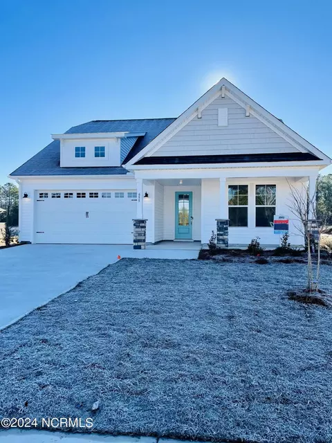 655 Edgeside Dr SE, Bolivia, NC 28422