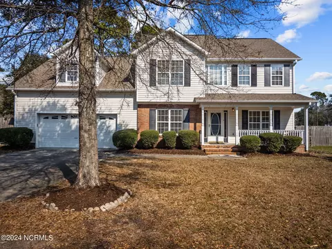 1508 Chadwick Shores Dr, Sneads Ferry, NC 28460