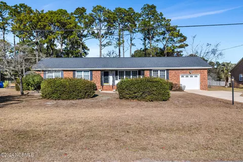 937 Hood Dr, Wilmington, NC 28409