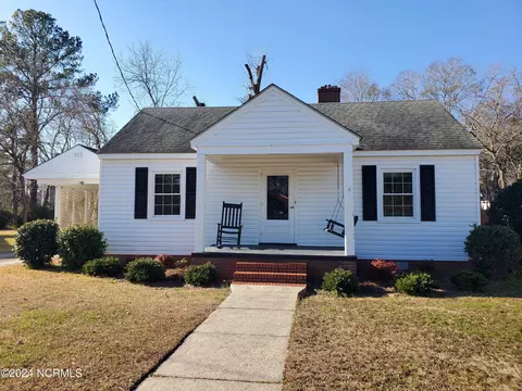 106 W Bladen St, Bladenboro, NC 28320