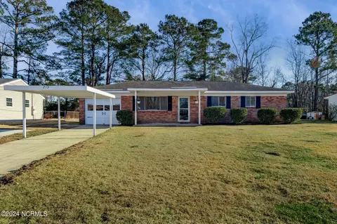 213 Ramsey Dr, Jacksonville, NC 28540