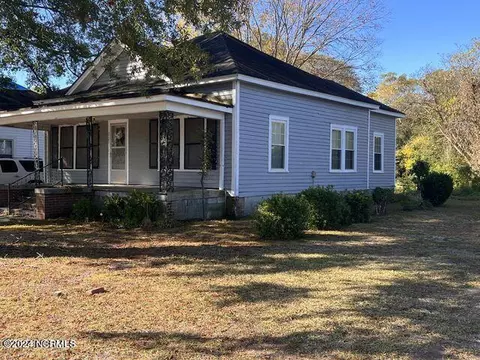 3747 James St, Bethel, NC 27812