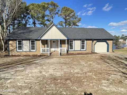 128 Lakehurst Dr, Dudley, NC 28333