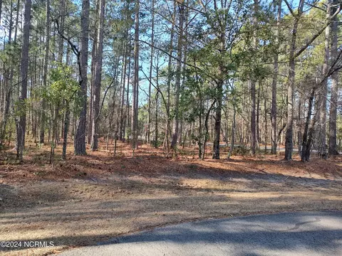 900 Freeport Ct, New Bern, NC 28560