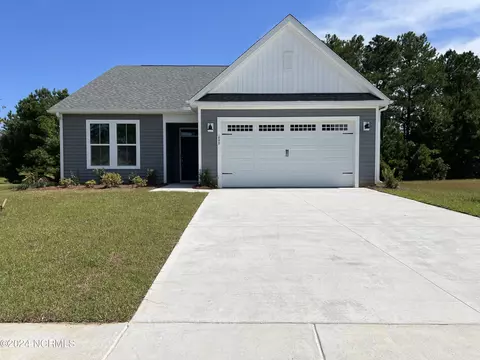 699 Edgeside Dr SE, Bolivia, NC 28422