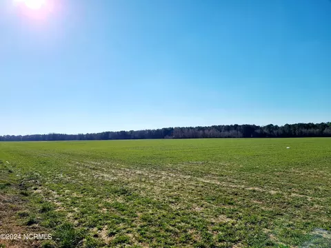 2 Governor Moore Rd, Clinton, NC 28328