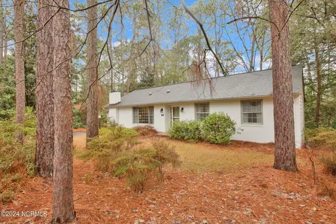 920 N Saylor St, Southern Pines, NC 28387