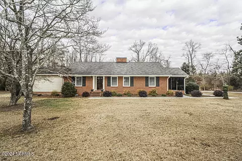 3076 Nc 122 S, Pinetops, NC 27864