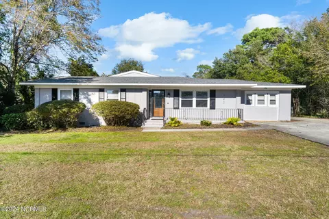 222 Navaho Trl, Wilmington, NC 28409