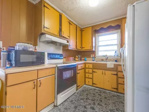 Kitchen - 218 E Webster St, Whiteville, NC 28472 photo 1 of 1
