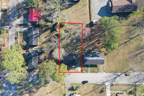 View/Area - 218 E Webster St, Whiteville, NC 28472 photo 2 of 3