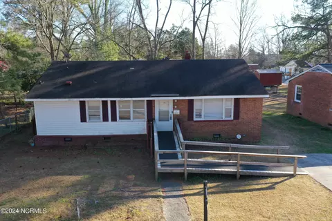 Exterior - 218 E Webster St, Whiteville, NC 28472 photo 2 of 9