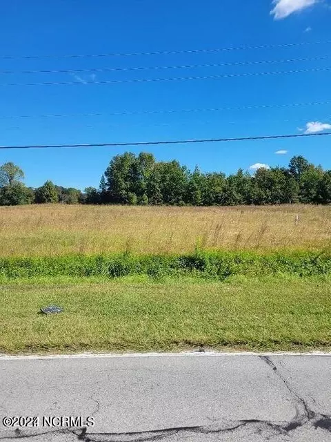 3843 Lee St, Ayden, NC 28513