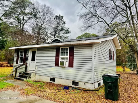 3544 S Waverly St, Farmville, NC 27828