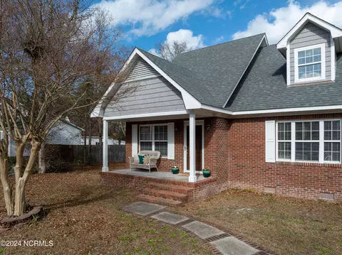 328 Masters Ln, Hampstead, NC 28443 photo 2