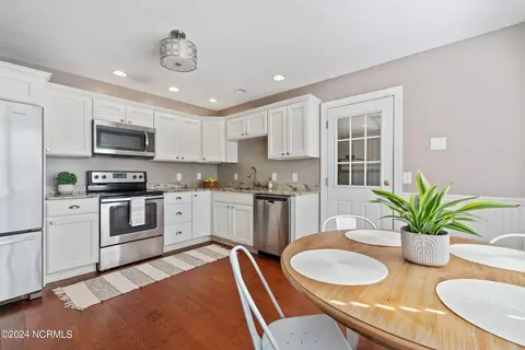 328 Masters Ln, Hampstead, NC 28443 photo 7