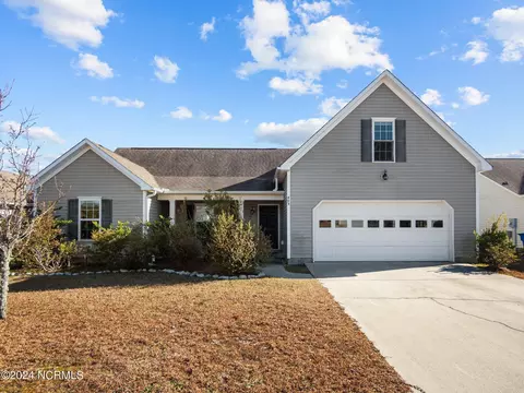 403 Tree Ct, Holly Ridge, NC 28445