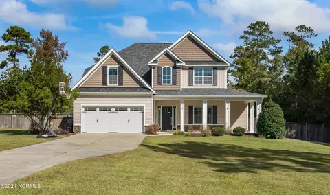 114 Peytons Ridge Dr, Hubert, NC 28539