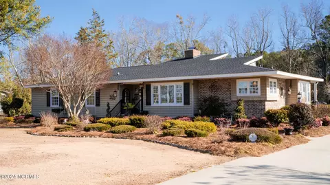 1404 Spivey Rd, Whiteville, NC 28472