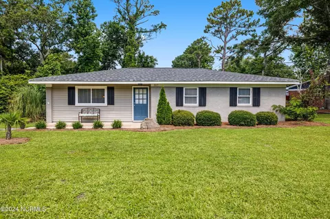 317 Kingston Rd, Wilmington, NC 28409