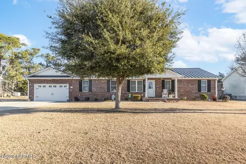 17 Princeton Dr, Jacksonville, NC 28546