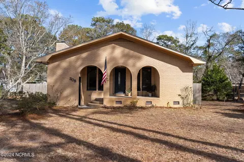308 Stuart Ave, Southport, NC 28461