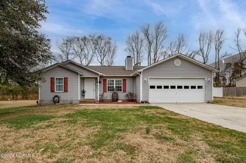 116 Pear Tree Ln, Richlands, NC 28574