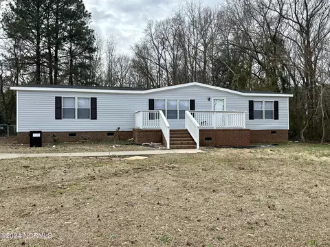 101 Eagle Ridge Dr, Dudley, NC 28333