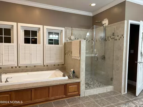 Bath - 361 Island Dr, Chocowinity, NC 27817 photo 6 of 7
