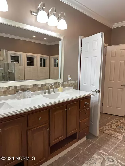 Bath - 361 Island Dr, Chocowinity, NC 27817 photo 4 of 7