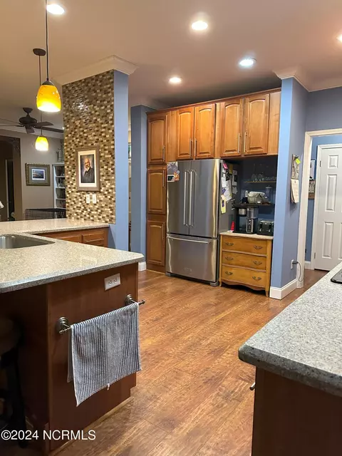 Kitchen - 361 Island Dr, Chocowinity, NC 27817 photo 2 of 3