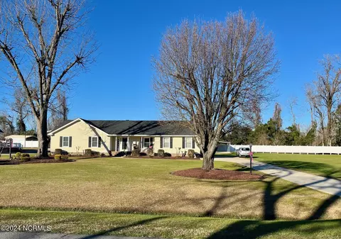 110 Stewart Cir, Whiteville, NC 28472