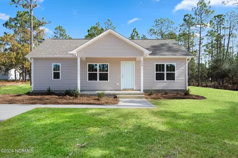 2213 Meadowood Rd, Southport, NC 28461