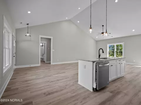 236 E Ivybridge Dr, Hubert, NC 28539 photo 5